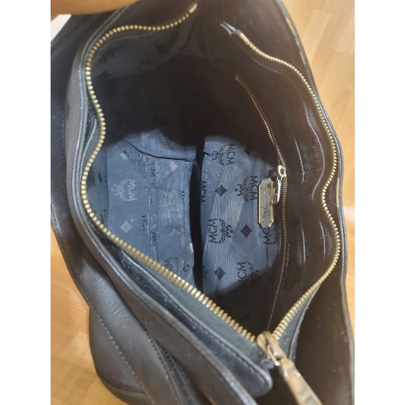 MCM Black Signature Visetos Monogram Shoulder Bag - Picture 11 of 11